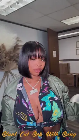 Super cute bob with bang🌹🌹 who love? #tinashehair #bluntcut #shortbob #bobwithbangs #fyp #gluelesswig #slay #tutorial 