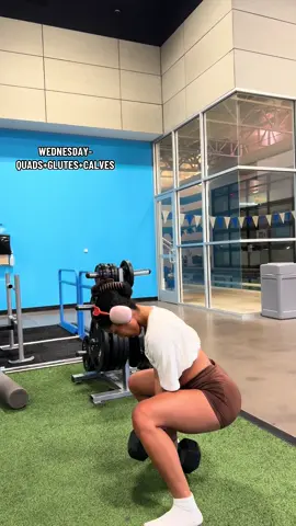 my current workout split | two rest days (thursday&sunday) and i also hit abs at the end of every workout💗  #gymsplit #GymTok #pullday #pushday #back #biceps #chest #legs #legsworkout #fypage #glutes #glutesworkout #hamstrings #quads #calves #rdl #bulgarian #benchpress #fypp #paratii #xybca 