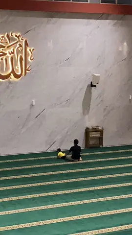 Eimran setiap hari diajak ke masjid sama Abi❤️
