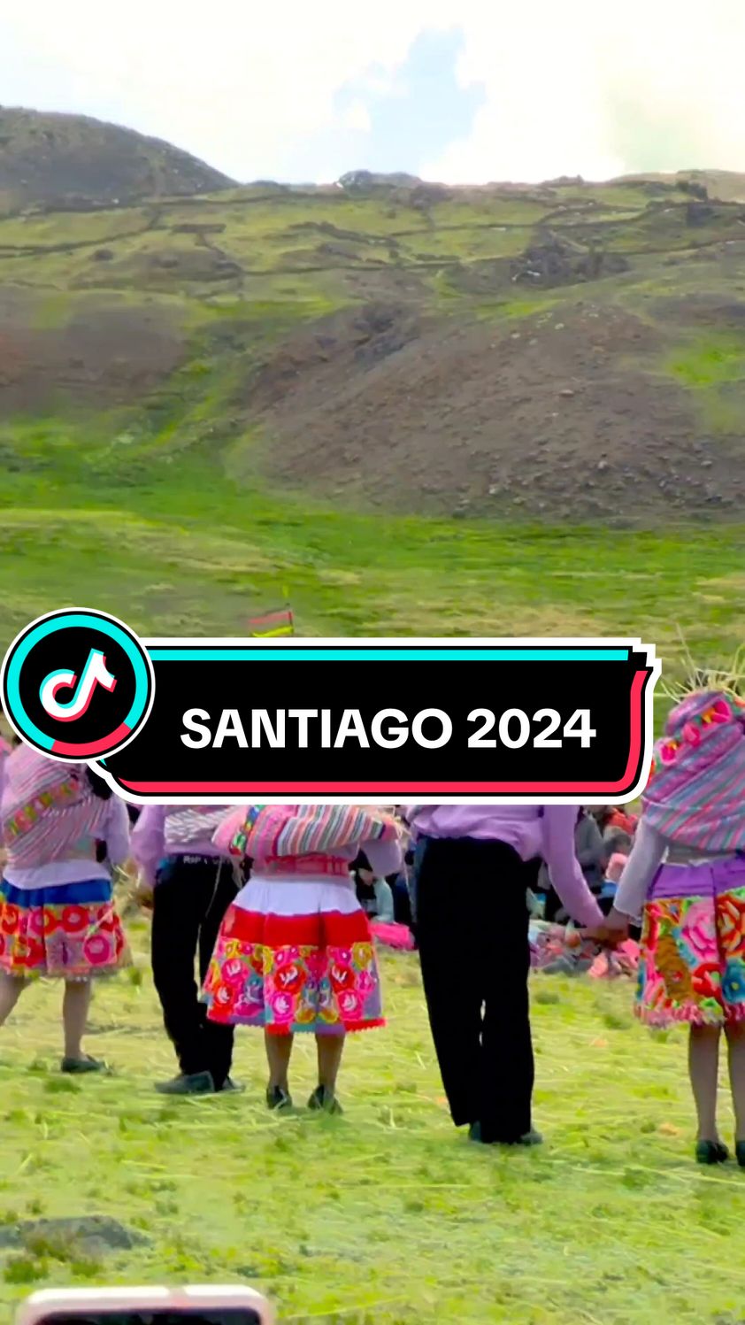 Herranzas tradicional lircay Huancavelica Perú #santiago2024🎻🎶🇵🇪 #herranzasantiaguera #baile #cultura #juancitosicra #lircay_perú🇵🇪 #huancavelica_perú🇵🇪♥️ #fypシ゚viral #musicaenquechua🎼🎵❤️👍🥰 #tradicionesdemihuancavelica #santiago2024🎻🎶🇵🇪 
