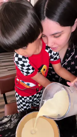RECETA CON MEMEO TOYSH LES MUESTRA COMO HACER PAY DE QUESO👦🏻😍😂 #recetasfaciles