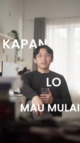 Yupp, gue yang dulu sering banget bikin alasan “Duh ga ada waktu nih buat olahraga” Meanwhile yang gue lakuin: Selesai kuliah/kerja - magrib, sholat, makan malam - marathon netflix dan gaming sampe larut - bangun bangun tepar - repeat Padahal gue sadar, gue punya pilihan untuk ngebatesin hal-hal yang sebenernya ngga produktif kaya netflix, gaming and instead mulai sisihin waktu untuk baca buku atau sekedar tidur lebih awal, supaya bisa bangun lebih pagi esok harinya untuk olahraga “Mana ada waktu gw buat belajar hal baru?” kata gue, yang hobinya scrolling tiktok berjam-jam seharian🫠 *Disini gue sedang satir buat diri sendiri, no offense, but barangkali ada yang relate semoga ini bisa jadi reminder untuk kita semua🙂👍🏻