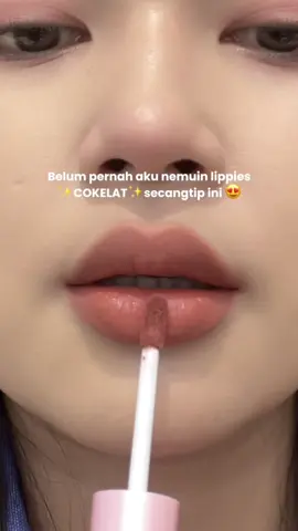 Yur, akhirnya aku nemuin lippie warna cokelat yang bagus banget dibibir aku😭 mana wanginya juga cokelat yuk😭💓 #lippie #inkmatte #lipmatte #lipcream #makeup 