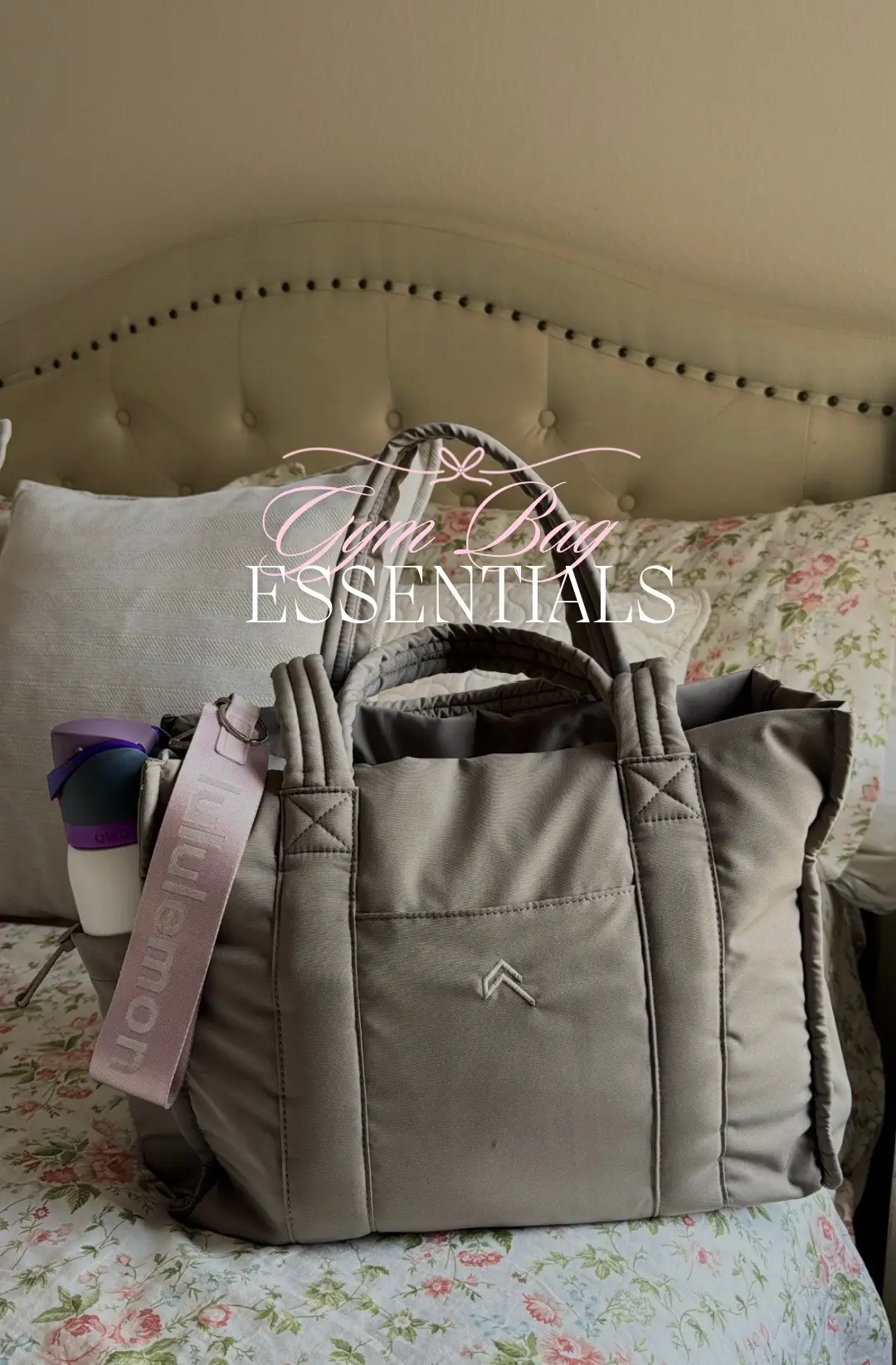 #gymbag #gymbagessentials #whatsinmybag #gym #coquette #lifting #gymgirl 