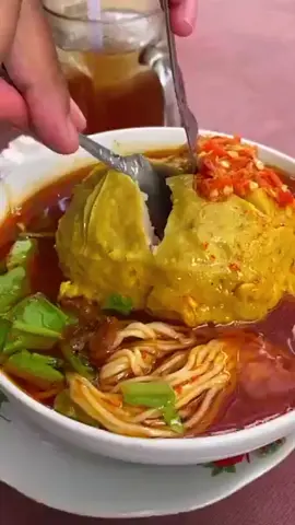 Cita-Cita langsing,, Tapi Sukanya makan Bakso,,, Jangan Ya dek ya😂😂 #baksourat #bakso #fyp #fypシ゚viral #trending 