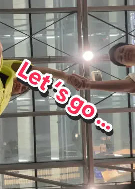 ไปเที่ยวกัน 🎇🎆🎠🏰🎢🎡 #disneyland #disneylandhongkong #อ๋อมแอ๋มชอบเสียงแหบ @Yok Kung 