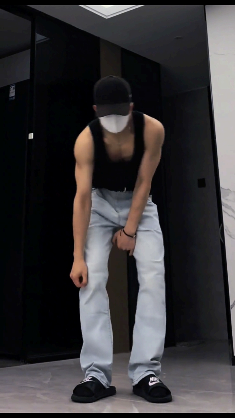 Time for another macho dance #柠檬蛋黄  #dance #dancer #douyin #douyin_tiktok_china #dancing_time #tiktokchina #dancelover #viraltiktok #dancechallenge #tiktokchallenge #chineseboy #chinese #trending #trend #dancetrend #handsome #hotboy #douyinboy #foryou #dc 