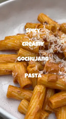 If you want a quick lil delicious pasta this one is for you x #spicy #gochujang #creamy #pasta #recipes 