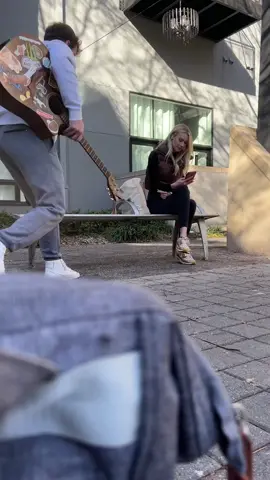 Tiktok help me find this girl 😤 #beautiful#talent #music