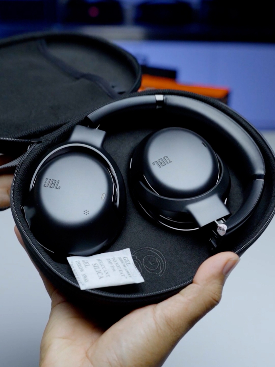 Best Headphones Recommendations: The JBL TOUR ONE M2 🎧 #TikTokCreatorSearchInsightsIncentive #headphones #jbl #bluetoothheadset #comfortable #tiktok #foryou #trending #viral #fy #unitedstates #newyork 