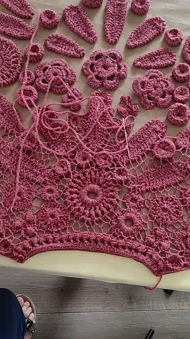 #ирландскоекружево #Irish #lace #тренд #вязаниекрючком #работанадпальто #Handmade #сшиваниесеточкой #сшиваниекружево #сшиваниедеталей 