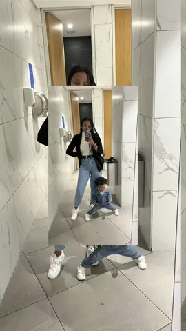 #CapCut #mirrorselfie #momlife #momanddaughter 🌼❤️🥰