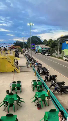 #မကွေးကမ်းနားလမ်းတစ်နေရာ #မကွေးမြို့ #ရောက်ချင်တဲ့နေရာရောက်ကွာ😍🤗🤗😅😅 #မြင်ပါများပြီးချစ်ကျွမ်းဝင်အောင်လို့😜🤗 