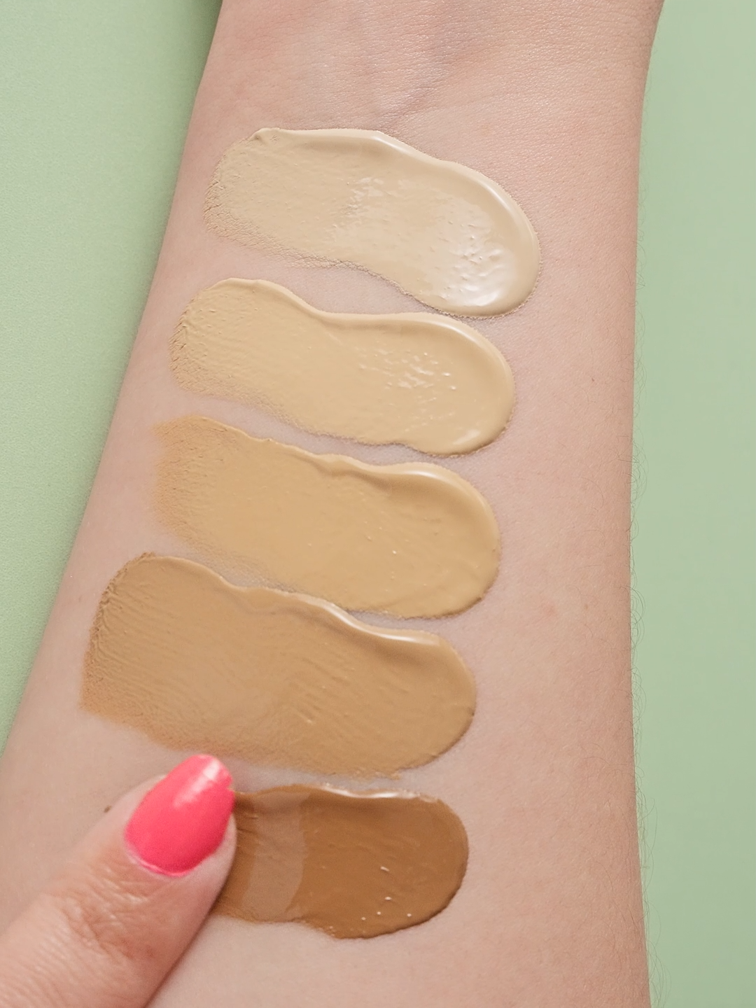 Por que o BB Cream é o seu aliado na hora da make? O BB Cream Latika contém Arbutin, um ingrediente poderoso que não só ilumina, mas também trata a pele. Testado e aprovado pela Anvisa, o Arbutin é eficaz no combate às manchas e na uniformização do tom da pele. E tem mais! O BB Cream é hidratante e tem proteção SPF 44, tudo que você precisa em um único produto 💖 #latikacosmetics#bbcreamlatika #bbcream #skincare #makeup #autocuidado