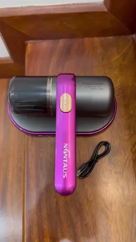 👾👾👾Máy hút bụi giường nệm ko dây hàng Nhật trưng bày Panasonic - made in Japan ✅Máy có thiết kế gọn nhẹ, tay cầm vừa vặn và tiện cho việc thao tác trên các bề mặt như chăn, ga, gối, đệm, thảm và rèm cửa. ✅Có tia UV diệt khuẩn ức chế sinh sản của các loại rệp giường, tiêu diệt các loại vi khuẩn. ✅Công suất 300W tạo lực hút > 9000Pa giúp hút sạch sâu những vi khuẩn cùng bụi bẩn. ✅  có bình chứa bụi dễ dàng tiện lợi trong việc dọn dẹp. Lh zalo : 0912622402