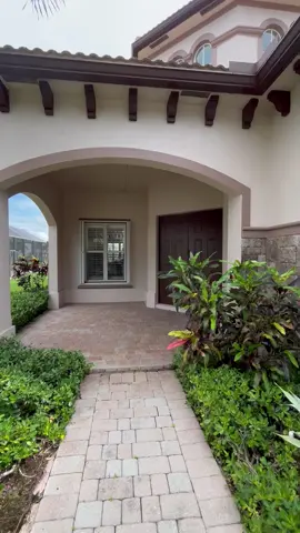Welcome to 8679 Cobblestone Point Circle, Boynton Beach Florida,33472 6 bedrooms 4 bathrooms Living square feet: 4,147 #boyntonbeach #luxury #viral #luxurylife #trending #housetour #realtor 