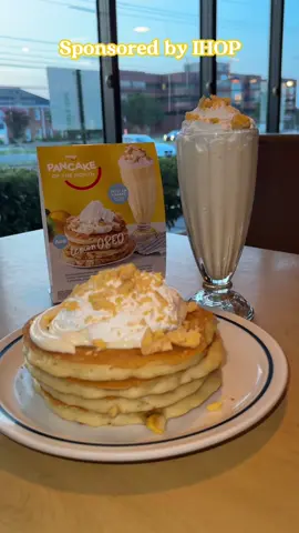 #ad Run DON’T WALK to your nearest IHOP to try out the Pancake of the Month! Lemon OREO Pancakes and you can wash it down with a Lemon OREO Milkshake! 🍋🥞 #IHOPXOREO #pancakeofthemonth #IHOPpartner @IHOP @OREO 