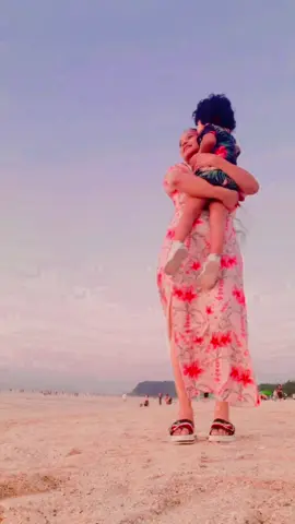 හීන පස්සේ මොනතරම් වේගෙන් දිවුවත්,  අමතක කරන්න එපා .. මේ මොහොතේ ජීවත් වෙන්න ..💝 ලස්සන මතක එකතු කරගෙන යන්න 💕 හීන දිනන දවසක .. ආ මග දිහා හැරිලා බලනකොට  ජීවිතේ හොදම කාලේ ජීවත් වෙලා නෑ වගේ දැනුනොත් .... පසුතැවීමක් ඉතිරි වේවි .....  ඉතින් .. පුළුවන් විදියට .. මේ ගෙවෙන හැම මොහොතක්ම විදින්න .. දවසක මතක් කරන්න මතක අරගෙන යන්න ... ජීවිතේ දිනන දවසක ආයෙමත් මතක් කර සැනසෙන්න 💝👨‍👩‍👧#happiness #කොරියන්_life❤️ #babywithmom #southkorea🇰🇷 