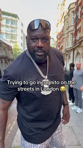 #Shaq goes undercover in London 🕶️🎥 @ShaqDieselONeal #worldstarhiphop #worldstar 