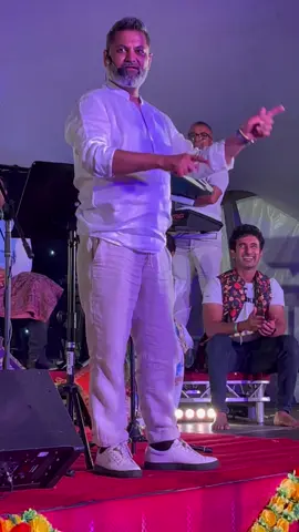 The energy level rises when you an audience like this! Watch it till the end to see how they participate. Sharing a snippet of me interacting with the crowd at the @worldyogafest during a performance with @renugidoomalofficial ji Thank you guys, you were amazing!! #worldyogafestival #yoga #interaction #world #music #tabla #musicfestival #yogafestival #retreat #yogaretreat #retreats 