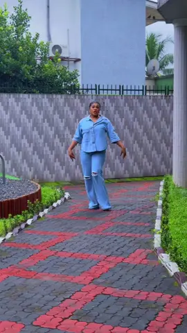 Voila cette trends ne pouvais pas me. Aya la GOAT de la musique  💪🏽💪🏽💪🏽