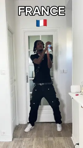 Chaque pays a sa façon de se débarrasser d’un moustique ! 🤣❤️