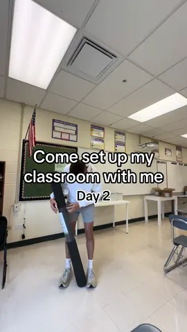 S4E2 #teacher #teachersoftiktok #classroom #genzteacher #teacherlife #middleschoolteacher #maleteacher #fypageシ #fyp #middleschool #schoollife #classroomsetup #classroomsupplies #organize 
