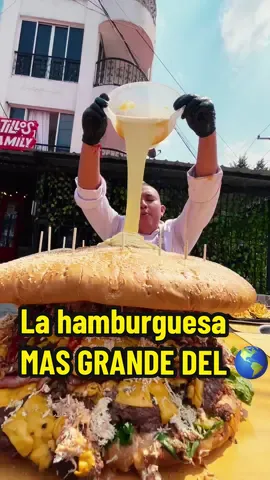 La  hamburguesa mas grande del 🌎 en SATILLOS🤤😜😮‍💨 📍Sede sur cra 40#9-08 Cambulos  Calle42norte#4n-184 flora Cali 📍 📱3218414839 DOMICILIOS y recoger tienda o pide por RAPPI y DIDI  Redes sociales @satillosfamilyy @sebasatillos  #cali #col #food #gastronomia #recetas #comiendo #restaurantescali #chef #salchipapa#burguerviral 