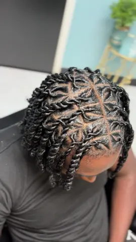 Kamikaze Twists🧬. Men’s Kamikaze twist. Service includes a shampoo and condition. Hairstylist/Loctician in Riverdale Georgia📍 Booking link below https://curlcovestudioappt.com #loctician #locs #kimakaze #kimikazee #kimakazetwists #invisiblelocs #atlanta 