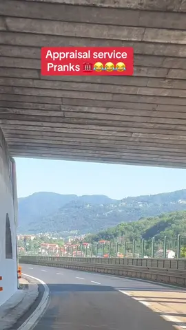 Funny pranks #foryou #foryourpage #viral #funnyvideos #pranks #entertainment #followerstiktok #😂😂😂  #laughsandpranks #TikTokLaughs #PrankCallFun