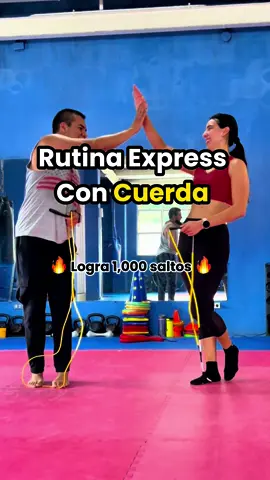 🔥 Rutina Express con Cuerda 🔥 ➰ ✅50 saltos Básicos  ✅ 50 Esquiador ✅ 50 sprint ✅ 50 Boxeador  5 rondas x 1 min de descanso entre cada ronda  1,000 saltos en total 🔥  👉🏻Mis cuerdas disponibles en Amazon y tienda en línea para Guatemala 🇬🇹 🔗  #rutinaencasa #rutinaconcuerda #saltarcuerda #saltoconcuerda #joannajumps 