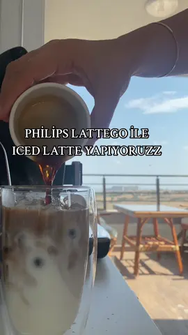 🤎☕️TARİF VERİYORUM…  ☕️Öncelikle namkör insanları şutluyoruzz ☕️Bardagımıza alabildiğine buzz ve sütümüzü ekliyoruz  ☕️90 gr double shot espressomuzu ekliyoruz..  Kırk yıl hatır bilen dostlarımızın şerefine 💐 #keşfet #coffee #philipslattego #kahvemakinesi #kahvetarifleri #lattego #soğukkahve #ıcedlatte #latteart #kahvetarifleri  #düşürbenikeşfete #keşfetteyizzz #keşfetedüş 