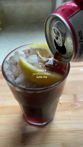 the perfect coke 🥤🍋 #cocacola #cokerecipe #cocacolarecipe #lemoncoke @Coca-Cola 