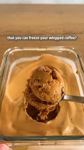 FROZEN WHIPPED COFFEE ☕️  I‘ve seen @coffeebro0 freezing his whipped coffee and honestly: it’s a game changer!😮‍💨 RECIPE (5-6 servings, 10min prep time): -4 Tbsp instant coffee -4 Tbsp hot water -4 Tbsp sugar or maple syrup Whip until stiff peaks. Freeze overnight. Serve on ice with plant milk. -  GEFRORENER WHIPPED COFFEE ☕️  Ich habe gesehen, wie @coffeebro0 seinen whipped Kaffee eingefroren hat, und ehrlich Leute: Es ist ein Game Changer!😮‍💨 REZEPT (5-6 Portionen, 10 Minuten Zubereitungszeit): -4 EL Instantkaffee -4 EL heißes Wasser -4 EL Zucker oder Ahornsirup Steifschlagen. Über Nacht einfrieren. Auf Eis mit Pflanzenmilch servieren. #EasyRecipes #easyveganrecipes #icedcoffee #whippedcoffee 