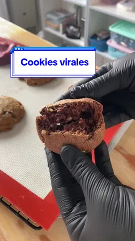 Probando las cookies virales!  Seguimos probando recetas hasta quedarnos con la que mas nos guste 🥰♥️ Por el momento la de chocolate es mi favorita, comenta si queres la receta #roccobakery 