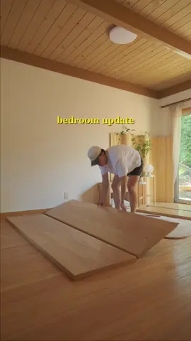 Low bed frames make your room feel bigger :) #bedroom #homedecor #interiordesign 