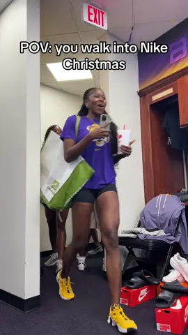 Santa came early🎅#nike #nikechristmas #geauxtigers