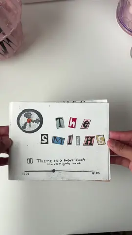 “ I love the smiths !” “sorry?”#thesmiths #smiths #500daysofsummer #bookish #paper #creative #fun #xybca  #ilovethesmiths #thereisalightthatnevergoesout #doubledecker 