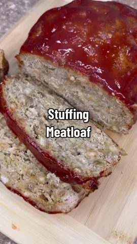 This stuffing meatloaf is such an easy dinner! #EasyRecipe #easydinner #dinner #DinnerIdeas #cooking #cookingathome #meatloaf 