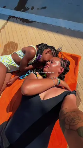 Sun kissed ☀️  #summervibes #summertime #poolside #pooltok #mommydaughter 