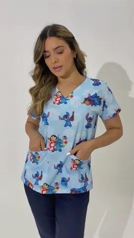Para as amantes do stitch criamos o scrub lindo e fashion🎊 #jalecospersonalizados #enfermagem #pediatra #scrub 