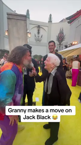 Granny makes an interesting move on Jack Black 😂 Wait tell the end “I thought you said Jack was black” @Jack Black #borderlands 