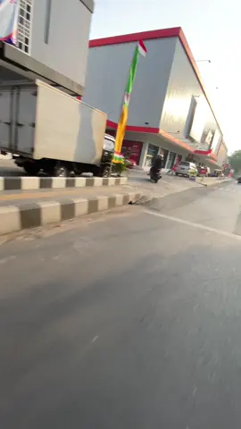 gak pernah kemana mana paling pol muterin kota metro aja #video #vibes #aesthetic #kotametro #sadvibes #mentahanvideo #lampung #mentahan #sore #pov #santai #nyore #chill 