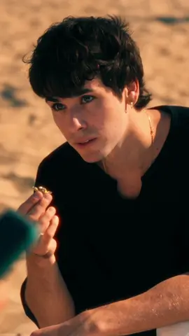 Detecting love on the beach🙂‍↕️❣️ #fyp #foryou #foryoupage 