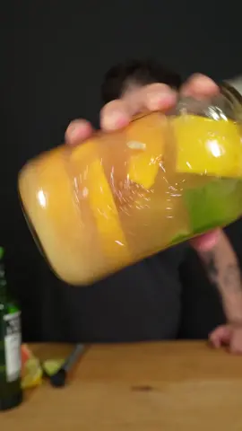 Macerando citricos con whisky #whisky #cocteleria #cocteles #mixologia #acido #limon