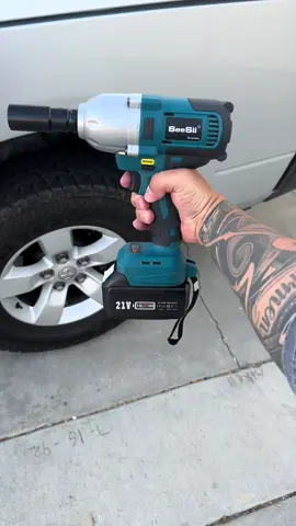 The Cordless impact wrench by Seesii 10/10 🔥 #seesii #foryou #nikospaintanddesign #fy #impactwrench #toolstoday #construction 