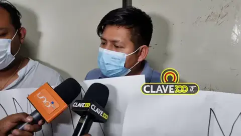 Mujer es denunciada de estafar más de 1/2 millón de bolivianos a una veintena de personas 𝗦𝗮𝗻𝘁𝗮 𝗖𝗿𝘂𝘇, 𝟬𝟳 𝗮𝗴𝗼𝘀𝘁𝗼 𝟮𝟬𝟮𝟰 °| Ofreció desde ítems en salud, proyectos inmobiliarios, pasanakus en otros. Una mujer identificada como Melina Salces Saldías fue denunciada a través de una protesta por una veintena de personas de supuesta estafa. Una víctima denunció que pagó $us 3.000 por un ítems en el hospital Japonés, otra persona le entregó Bs 50 mil por jugar un pasanaku del cual nunca entregó el dinero.  