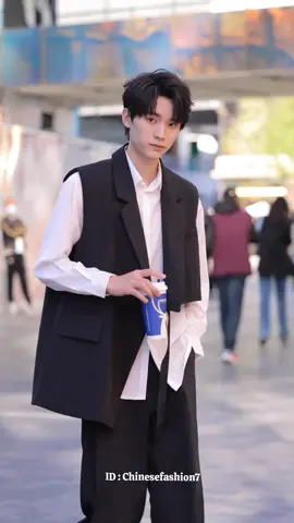 #周翊然 #zhouyiran #chinesestreetfashion #chinesefashion7 #StreetFashion #StreetStyle #fashion #style 