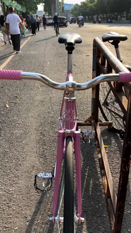 Fixie cheap !!! #fixiebike #fixedgear #fixie #fixedgearbike #commuterbike #fixedgearclassic #nyoride #goes #sepeda #fyp #kotametro #lampung #tiktok #capcut 