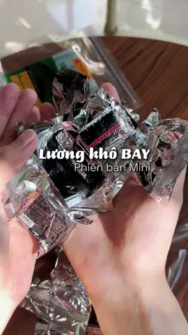 Lương khô bay phiên bản mini tiện lợi #luongkho #luongkhobay #soholaan #Ancungtiktok #tiktokfood #foodreview #muataitiktok #xuhuong #luongkhomini 